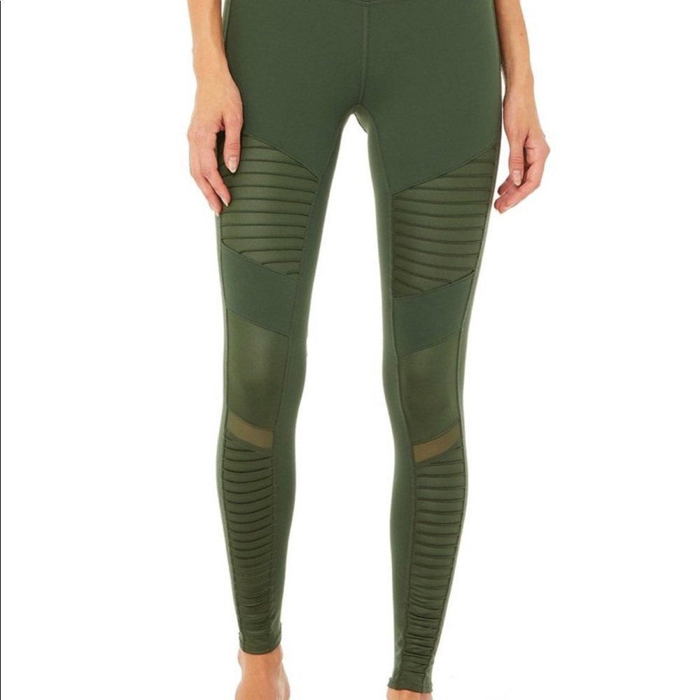 Gently used Alo HW moto legging hunter green